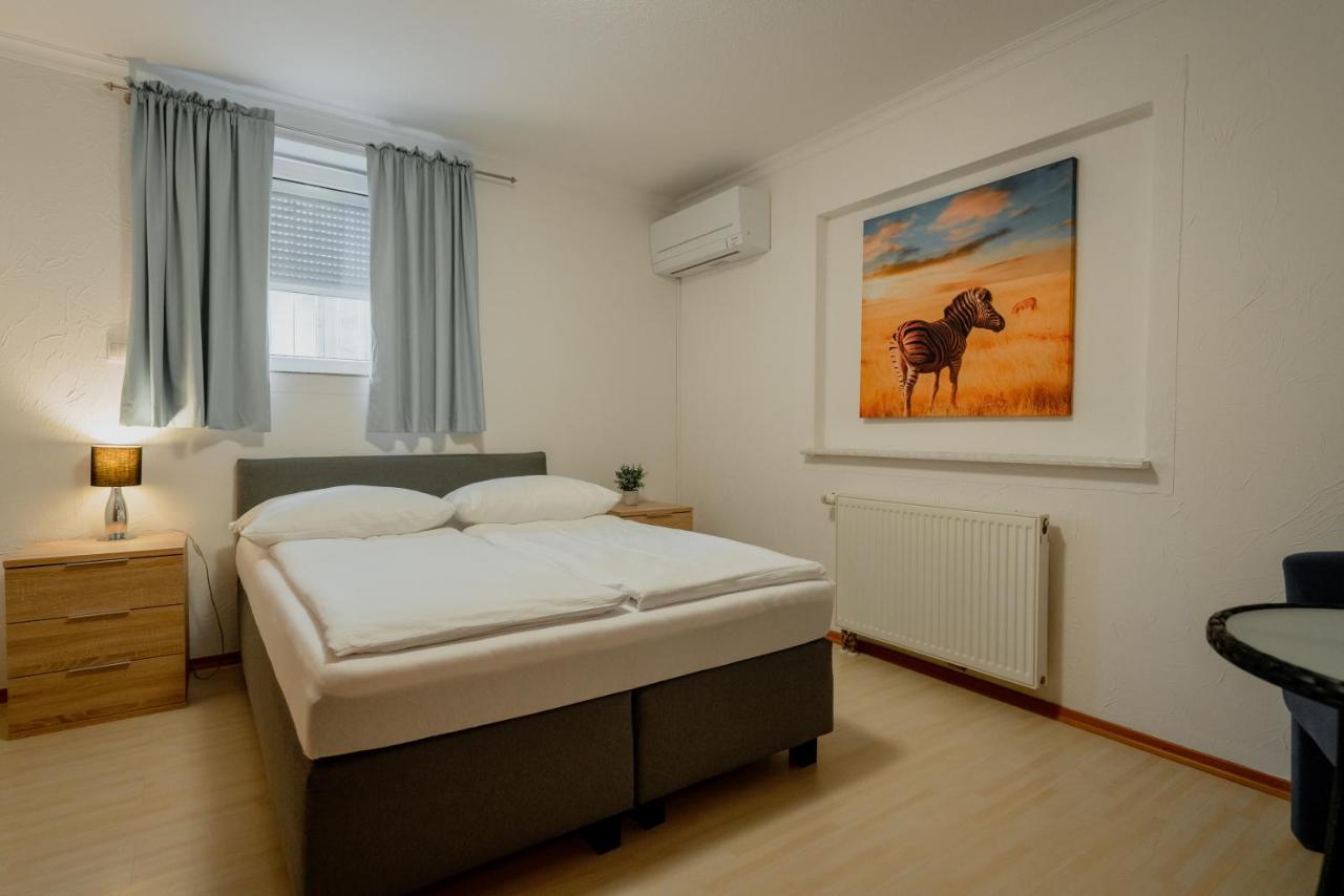 Park Hotel & Gaestehaus รูสท์ ภายนอก รูปภาพ
