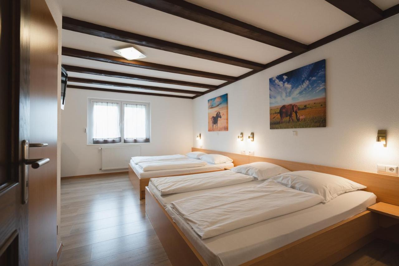 Park Hotel & Gaestehaus รูสท์ ภายนอก รูปภาพ